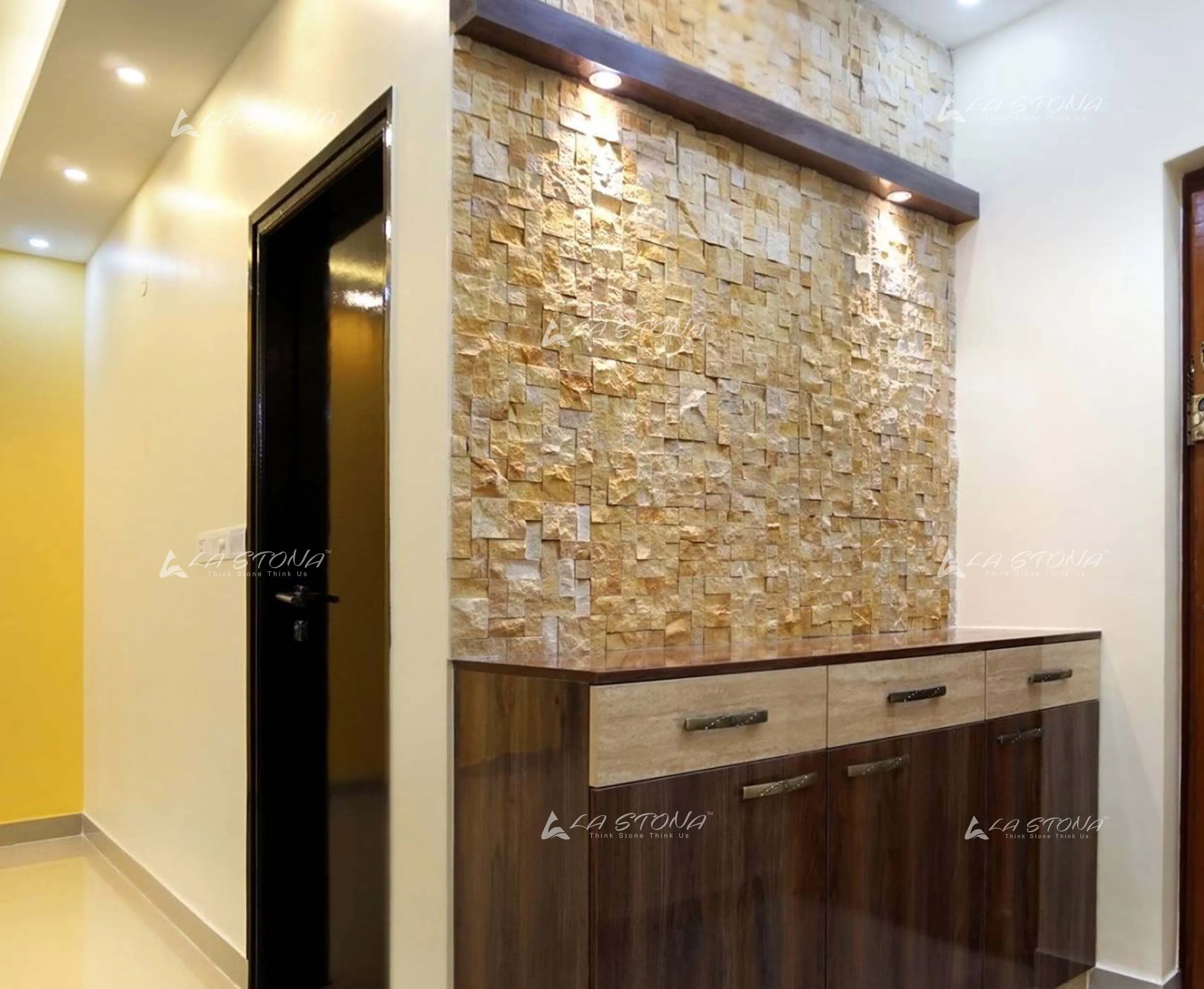 GOLDEN ROCK natural stone cladding in a parquet pattern with warm golden sandstone tones